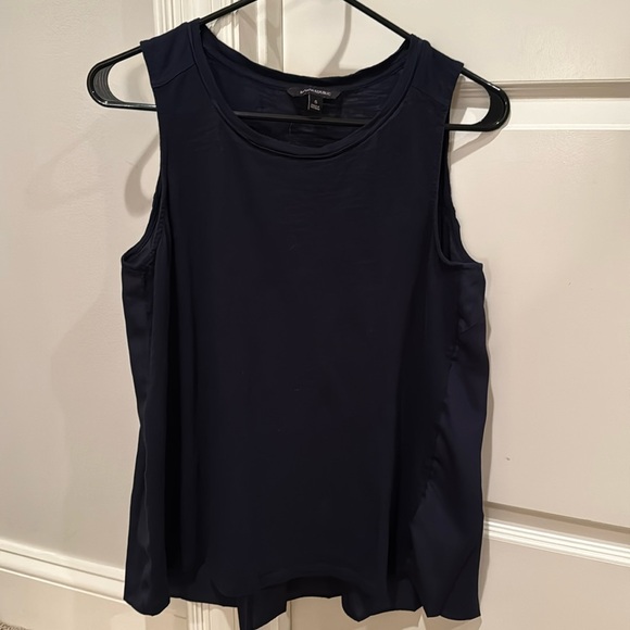 Navy Banana Republic Tank with Pleated Back Size Small - Picture 1 of 3